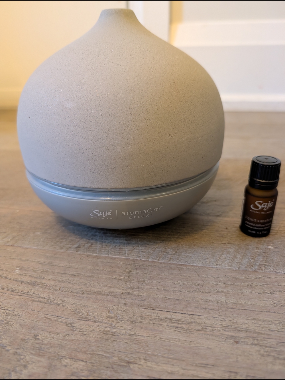 Saje Deluxe Essential Oil Diffuser - Comes With Essential Oil (Liquid Sunshine)
